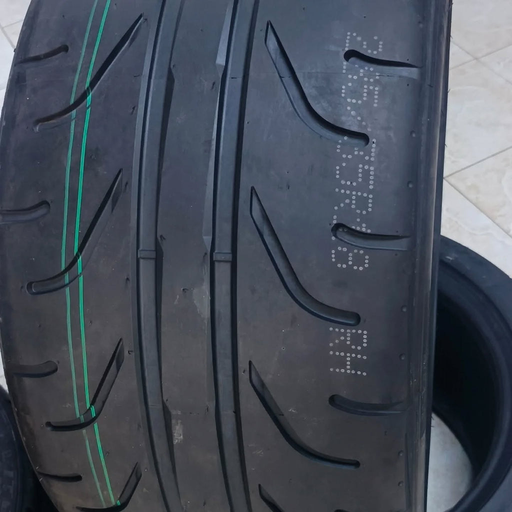 Vitour Tempesta Enzo V-02R