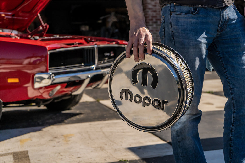 MOPAR_Slant-Edge_Air_Cleaner_Lifestyle_4.jpg